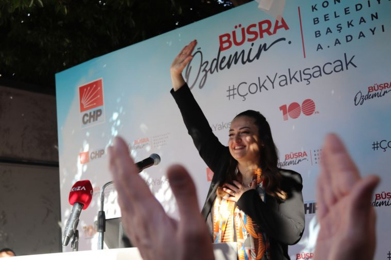 Büşra Özdemir kimdir?