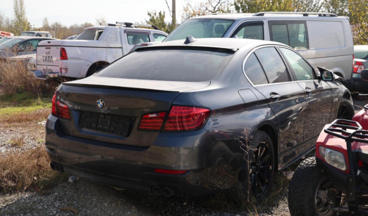 Elazığ otoparkında çürüyen araçlar