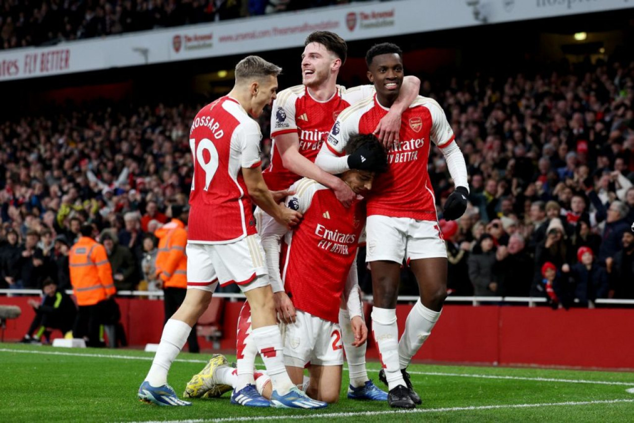 Arsenal Brighton'u 2-0 Mağlup Ederek Premier Lig Liderliğini Aldı!