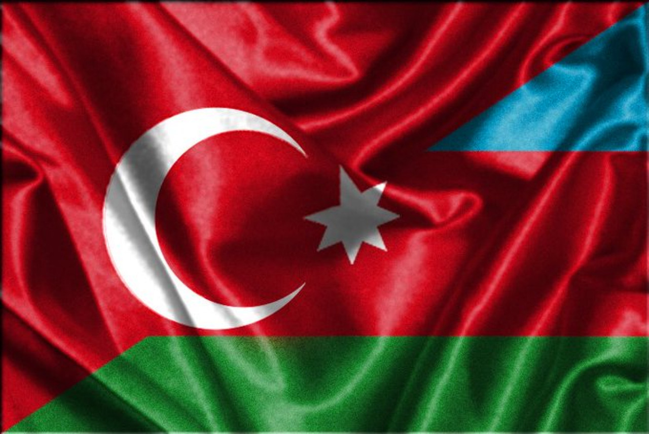 Azerbaycan Savunma Bakanı Türkiye'ye şehit olan 6 asker için taziye mesajı yolladı