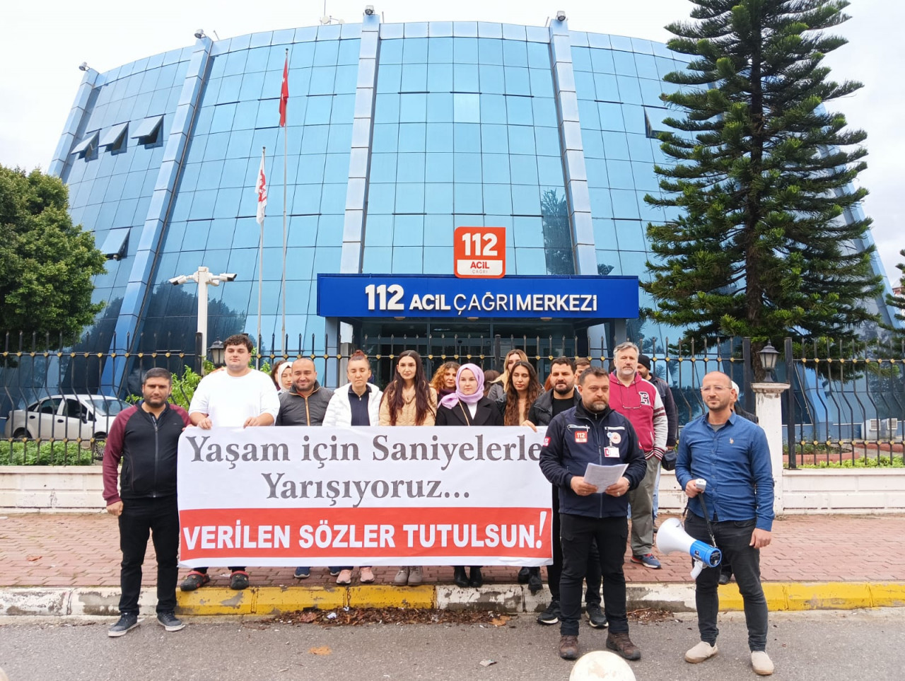 Büro Emekçileri Sendikası Antalya Şubesi ve Türk Büro Sen Antalya Şubesi: 'Emekçiye verilen söz tutulmadı'