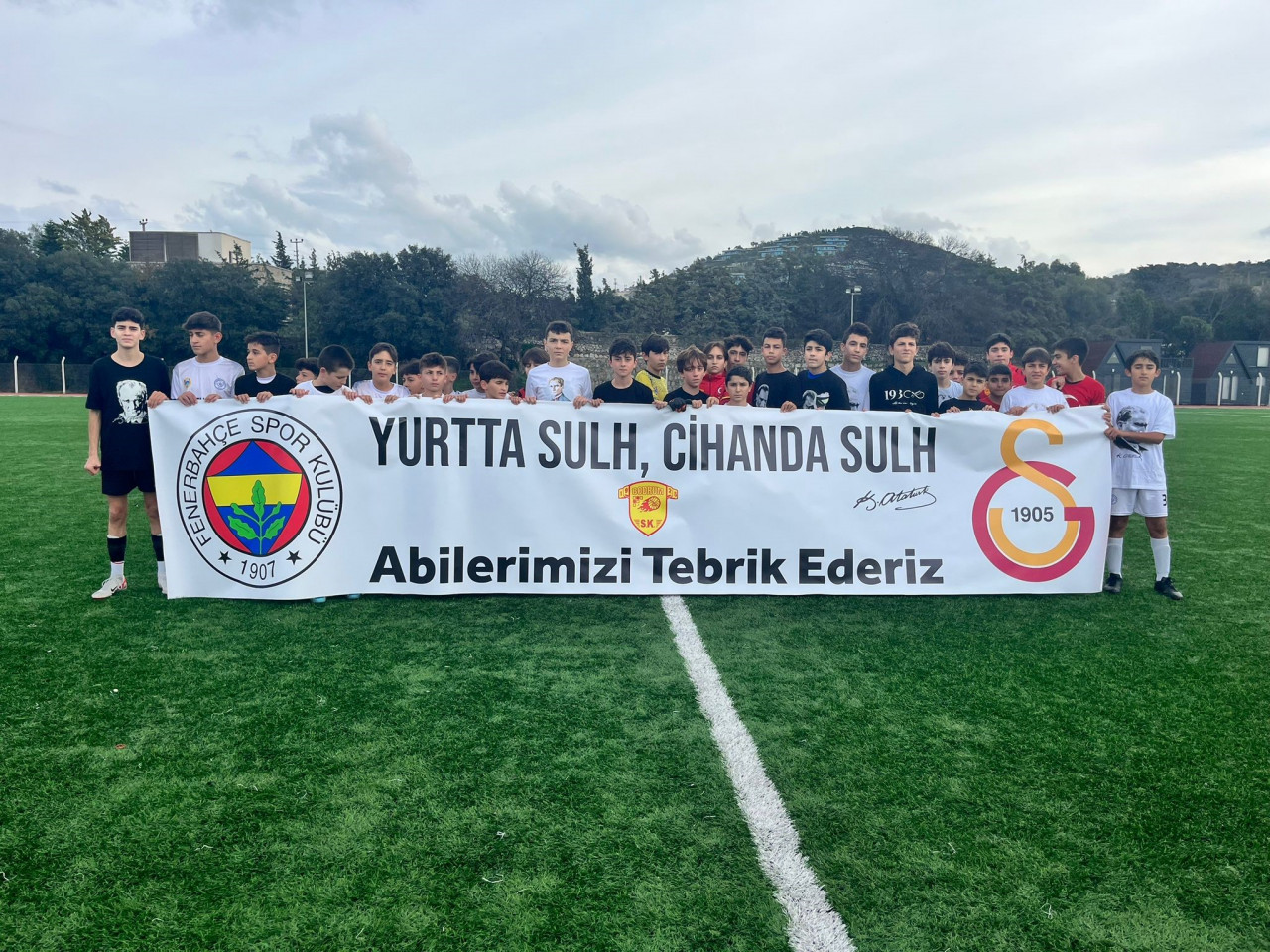 Genç futbolcular sahaya Atatürk’ün sözüyle çıktı