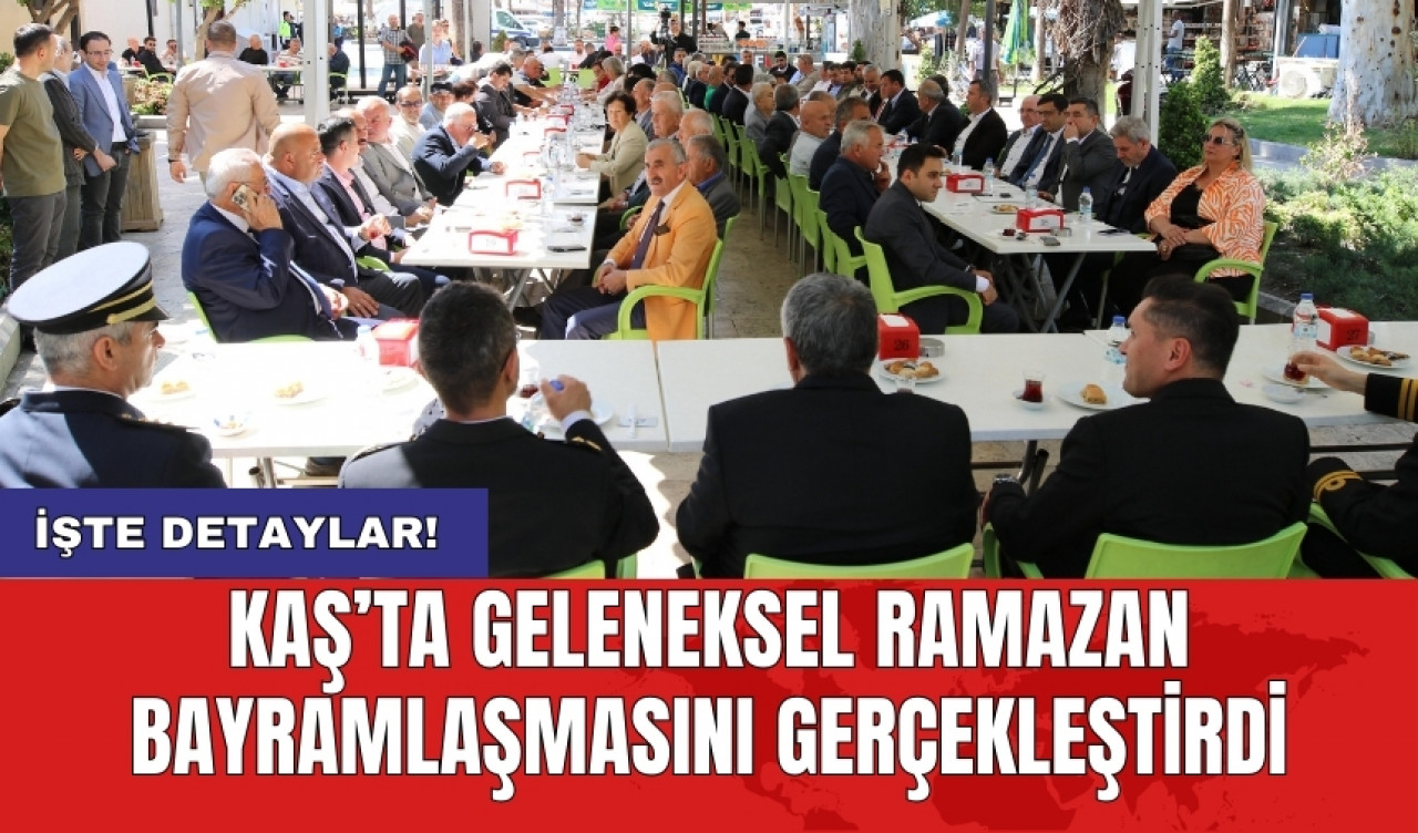 Kaş’ta geleneksel Ramazan bayramlaşmasını gerçekleştirdi