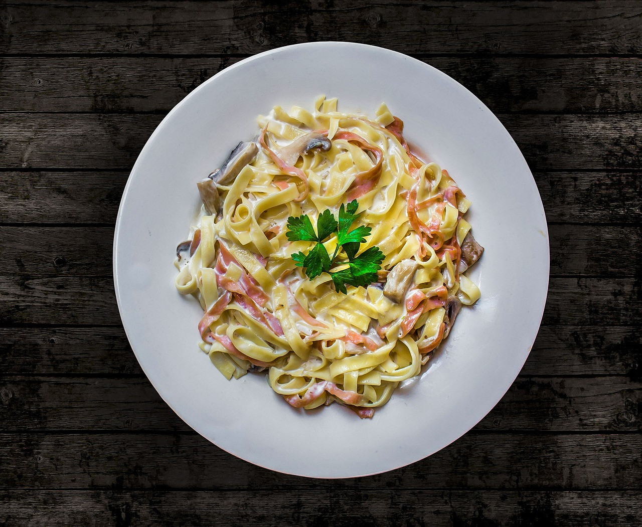 Carbonara sosu nasıl yapılır? Ev yapımı Carbonara sosu tarifi