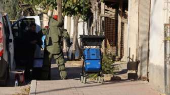 Adana'da soygun girişimi! 'Üzerimde bomba var' dedi kuyumcuyu daldı 