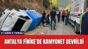 Antalya Finike’de Kamyonet Devrildi: 1’i Ağır 8 Yaralı