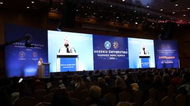 Akdeniz’de akademik tören coşkusu