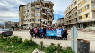 Depremde Hayatını Kaybedenler Anısına Sessiz Yürüyüş