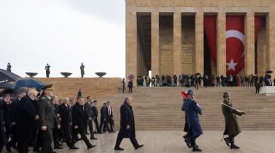 Devlet erkanı Anıtkabir’de  