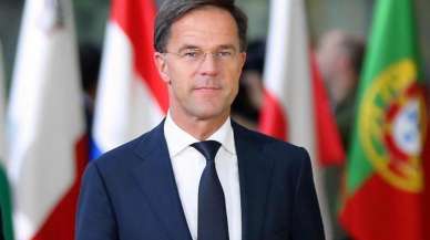 Hollanda'da Başbakan Rutte ve hükümet istifa etti