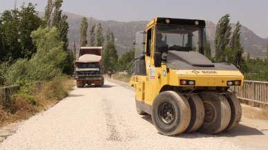 Elmalı’da yol çalışması