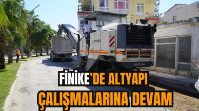 Finike’de altyapı çalışmalarına devam