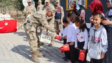 Jandarmadan çocuklara özel hediye!