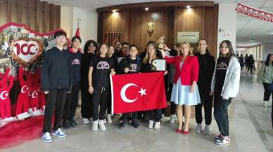 Denizli'li Öğretmen Elif Selçuk, Global Teacher Awards'ta Türkiye'yi temsil edecek!