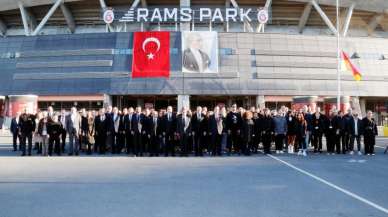 Galatasaray Atatürk'ü saygıyla andı