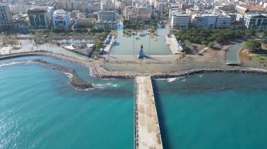 Fırtınanın etkisiyle İskenderun ilçesi Venedik'i aratmıyor