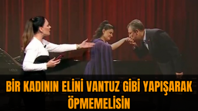 Buket Aydın'dan Özgür Özel'e: Bir kadının eline vantuz gibi yapışarak öpmemelisin!