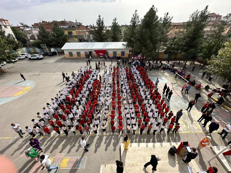 Bağlar'da coşkulu 100.yıl koreografisi! 11