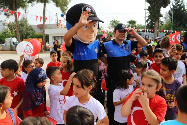 Çocukların sevgisi ve polislerin jestleri! 4