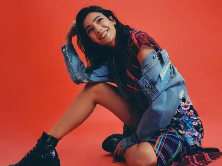 Aybüke Pusat'ın cesur pozları sosyal medyayı salladı! Güzelliği şaka mı? 12