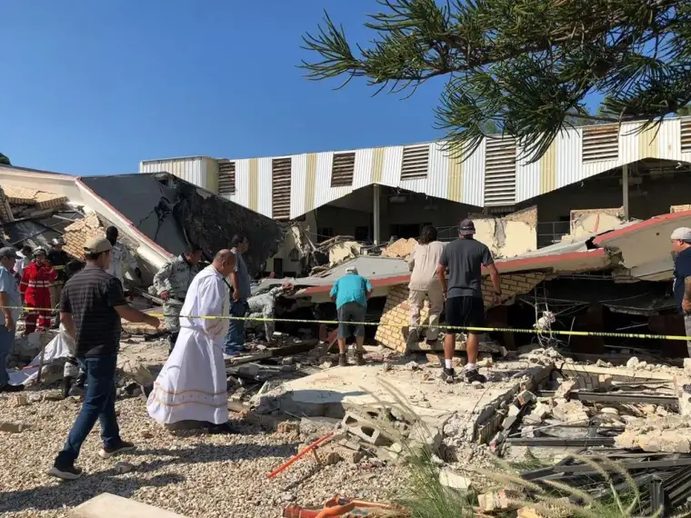 Meksika'da facia! Kilise çatısı çöktü: 9 ölü 4