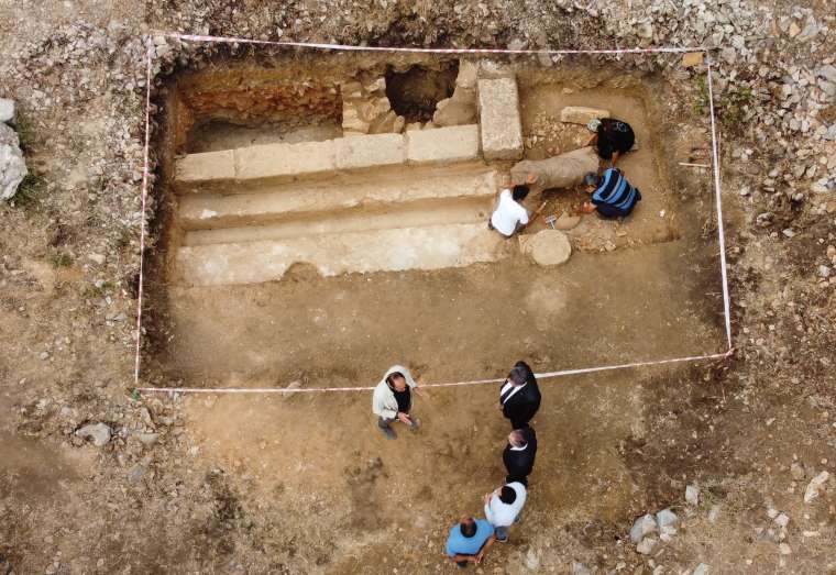 Anemurium antik kentinde 1800 yıllık kadın heykeli bulundu 11