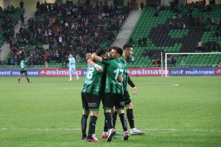 Sakaryaspor Erzurumspor'la berabere kaldı 2