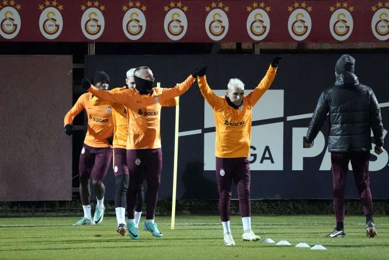 Galatasaray UEFA Şampiyonlar Ligi'nde Manchester United'a hazır 13