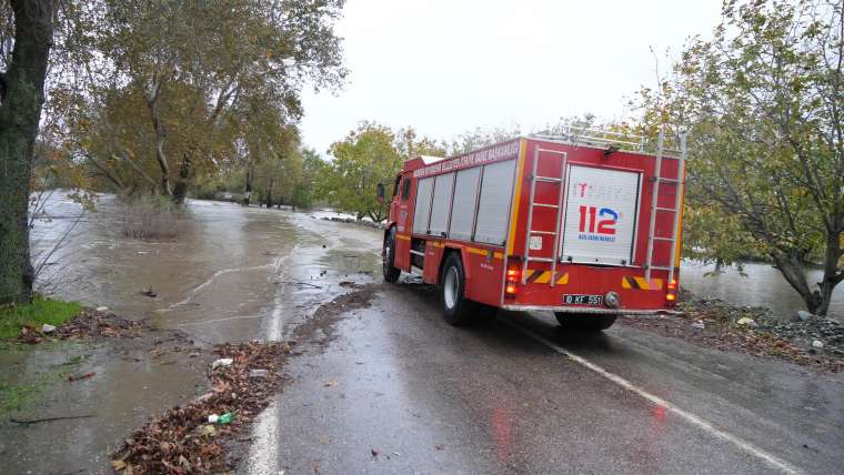 Balıkesir felaketi yaşadı dereler taştı yollar sular altında kaldı 14