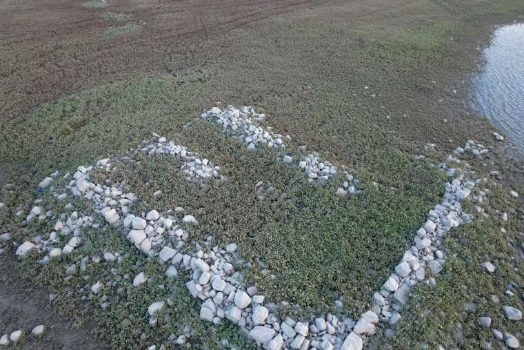 Sular çekildi köy ortaya çıktı 3