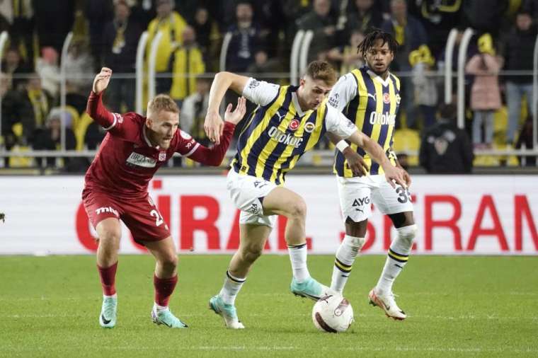 Fenerbahçe Sivasspor'u farklı mağlup etti 9