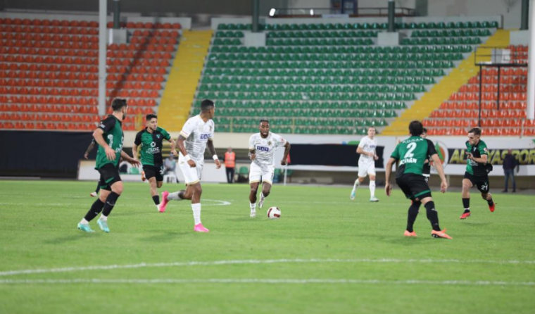 Alanyaspor Kocealispor'u 1-0 yenerek üst tura çıktı 3