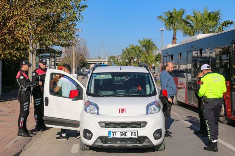 Antalya'da şok narkotik operasyonu! 5 bin personel katıldı, 9 bin kişi sorgulandı 12