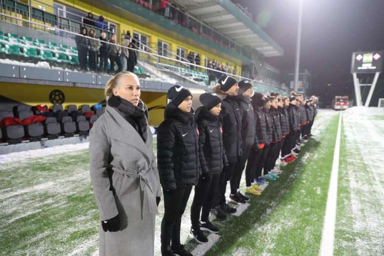 A Milli Kadın Futbol Takımı Litvanya'yı farklı geçti 2