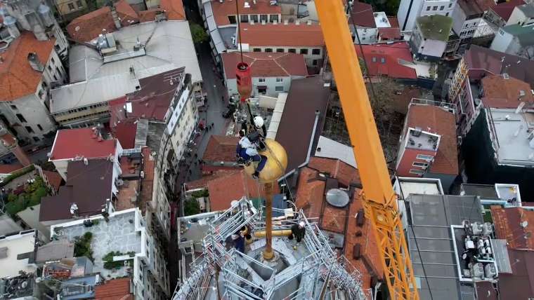 Galata Kulesi'nde operasyon! Dağcılar vinçle indirebildi 3