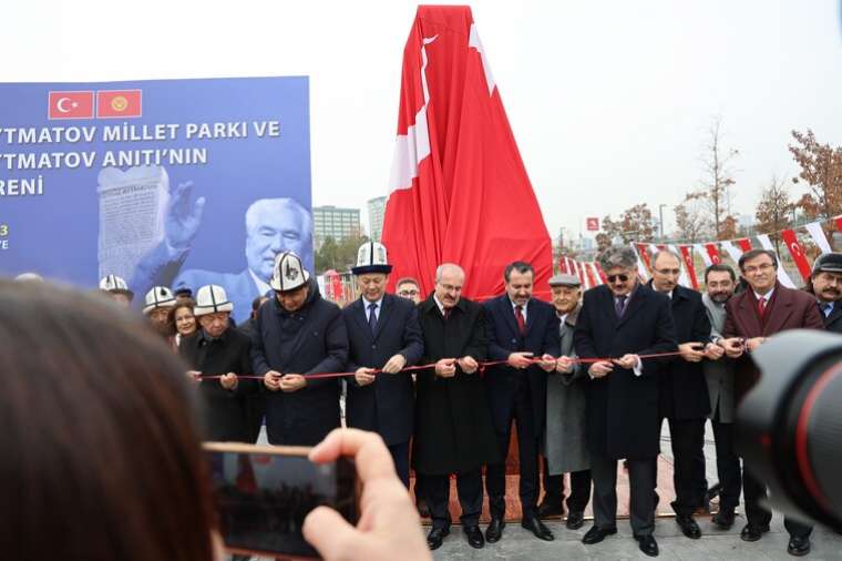 Cengiz Aytmatov Anıtıyla Elazığ'da Yaşatılıyor 6