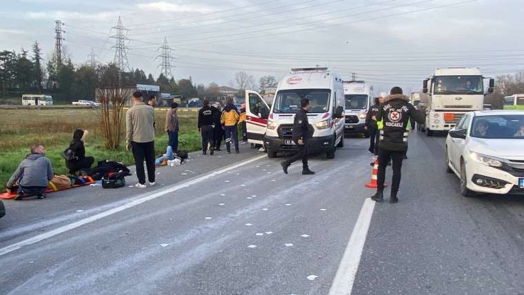 Kocaeli'nde dehşet kaza: Otomobil yolcu minibüsüne çarptı! 17 yaralı 4