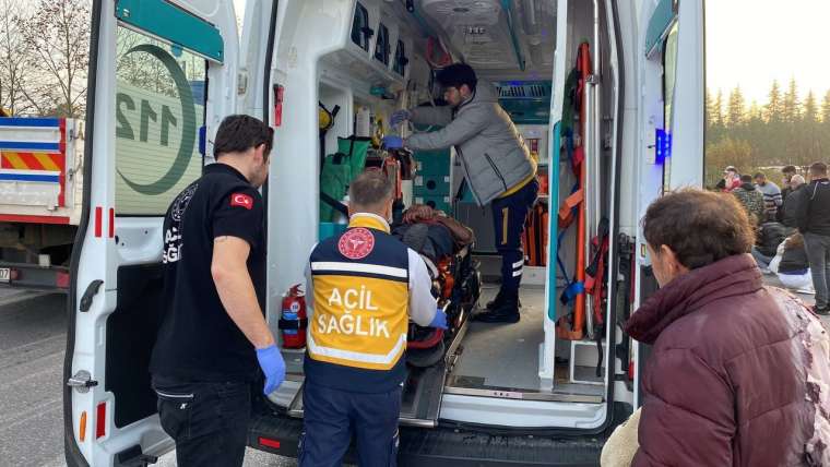 Kocaeli'nde dehşet kaza: Otomobil yolcu minibüsüne çarptı! 17 yaralı 5