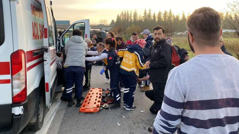 Kocaeli'nde dehşet kaza: Otomobil yolcu minibüsüne çarptı! 17 yaralı 7