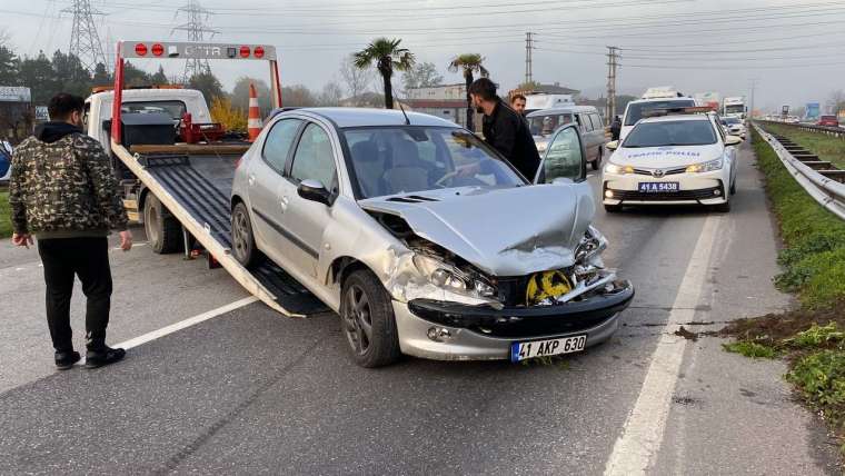 Kocaeli'nde dehşet kaza: Otomobil yolcu minibüsüne çarptı! 17 yaralı 8