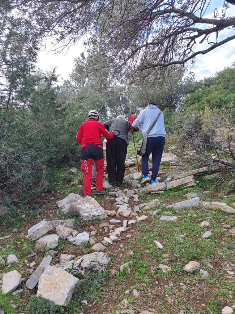 Mantar toplarken kaybolmuştu! 80 yaşındaki Ali dede bulundu 5