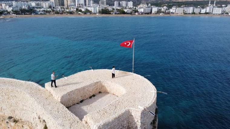 Mersin’de Aralık ayında denize girdiler! 11