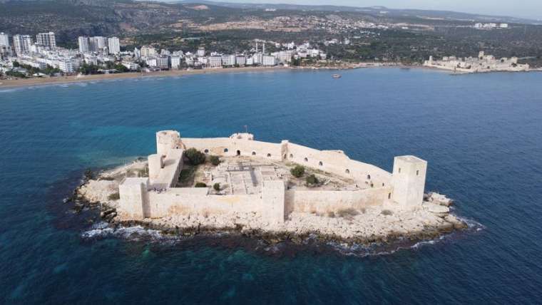 Mersin’de Aralık ayında denize girdiler! 10