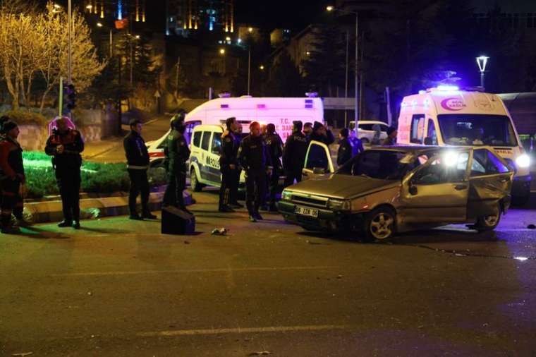 Polisin dur ihtarına uymayan adam takla attı 3 kişi yaralandı! 3