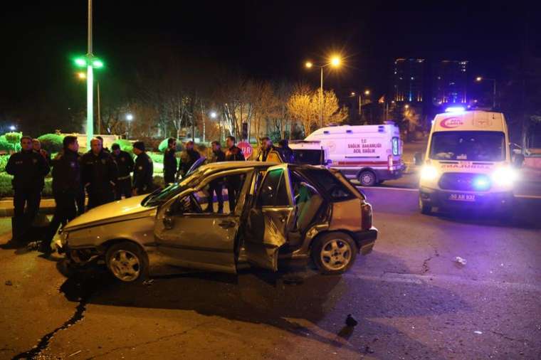 Polisin dur ihtarına uymayan adam takla attı 3 kişi yaralandı! 6