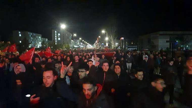 Sivas'ta Üniversite Öğrencilerinden Teröre Lanet Yürüyüşü: Şehitler Anısına Bir Araya Geldiler 2