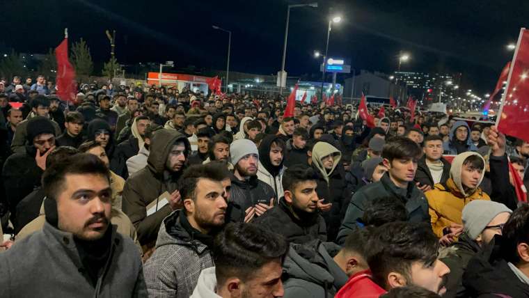 Sivas'ta Üniversite Öğrencilerinden Teröre Lanet Yürüyüşü: Şehitler Anısına Bir Araya Geldiler 3