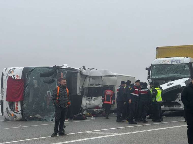 Bir yolcu otobüsü faciası daha: 4 ölü, 36 yaralı 6