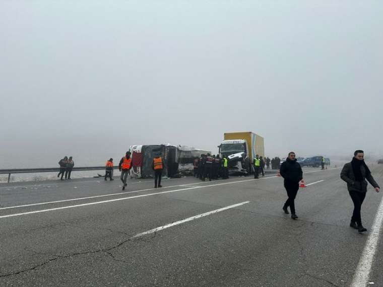 Bir yolcu otobüsü faciası daha: 4 ölü, 36 yaralı 4