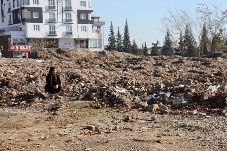 Depremde kızını ve ailesini kaybetti! Diğer kızı ile hayata tutunuyor 2